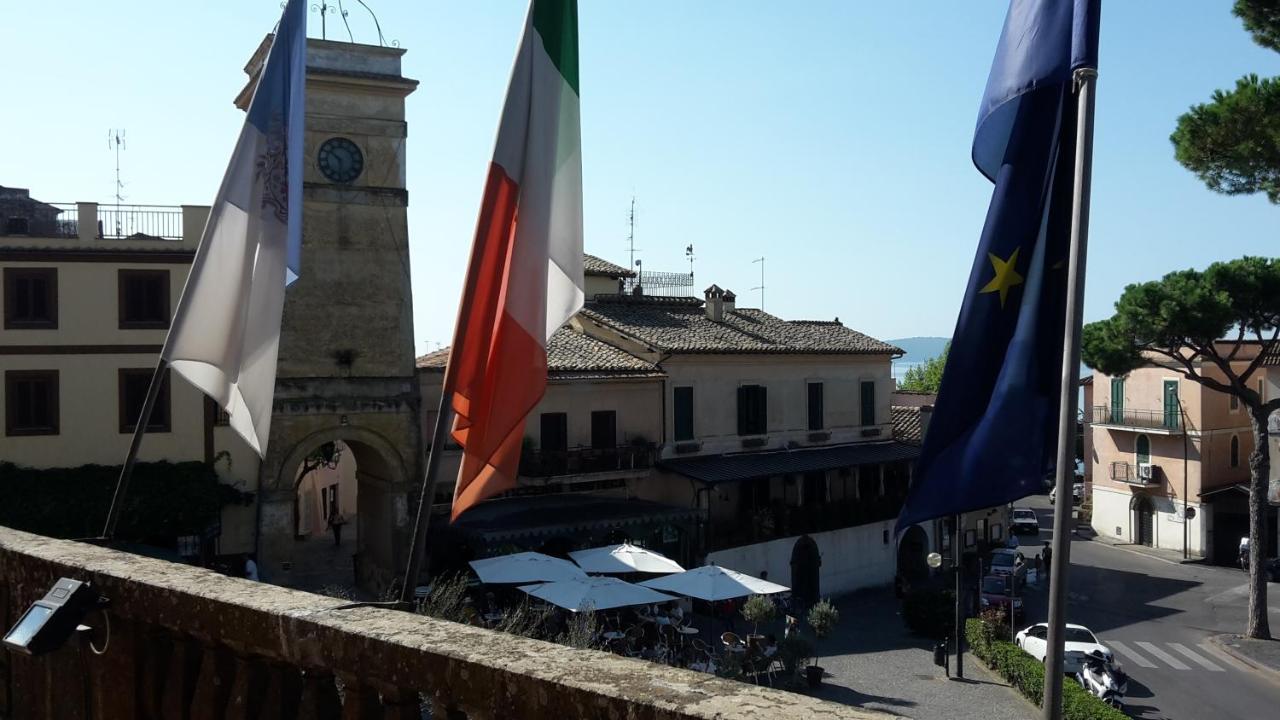 Relax In Piazzetta Casa E Appartamento Per Vacanze Trevignano Romano Bilik gambar