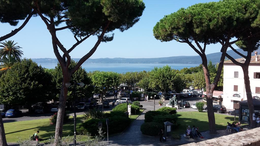 Relax In Piazzetta Casa E Appartamento Per Vacanze Trevignano Romano Bilik gambar