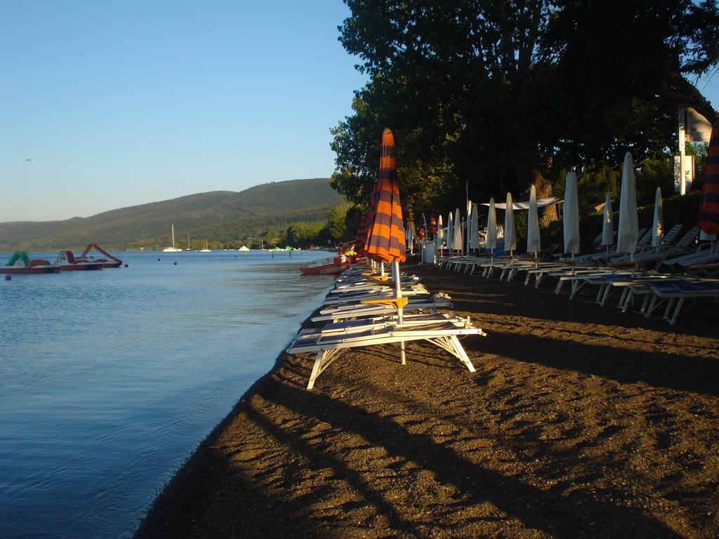 Relax In Piazzetta Casa E Appartamento Per Vacanze Trevignano Romano Luaran gambar
